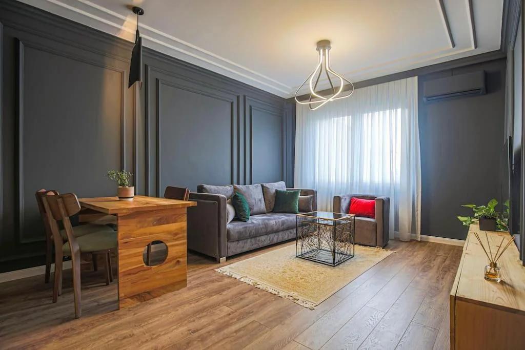 Black Marble Apartment photo