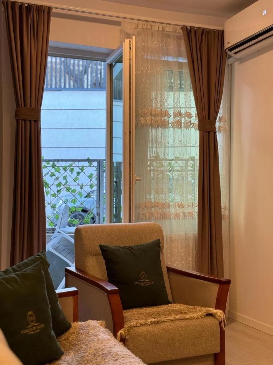 Uniluxury Hotel Prishtina foto