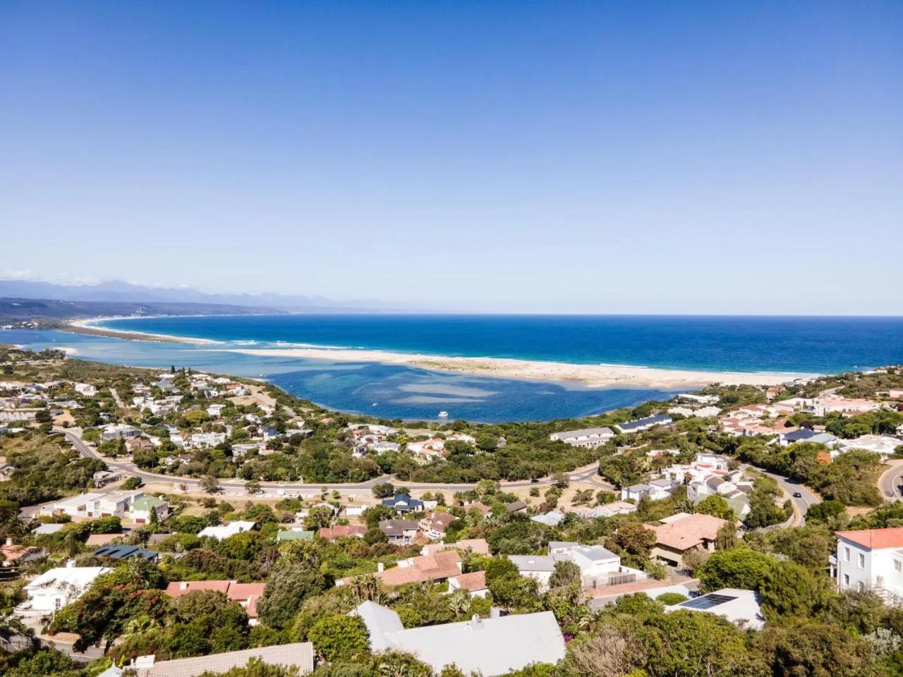 Hilltop Bayview Luxury Apartments photo