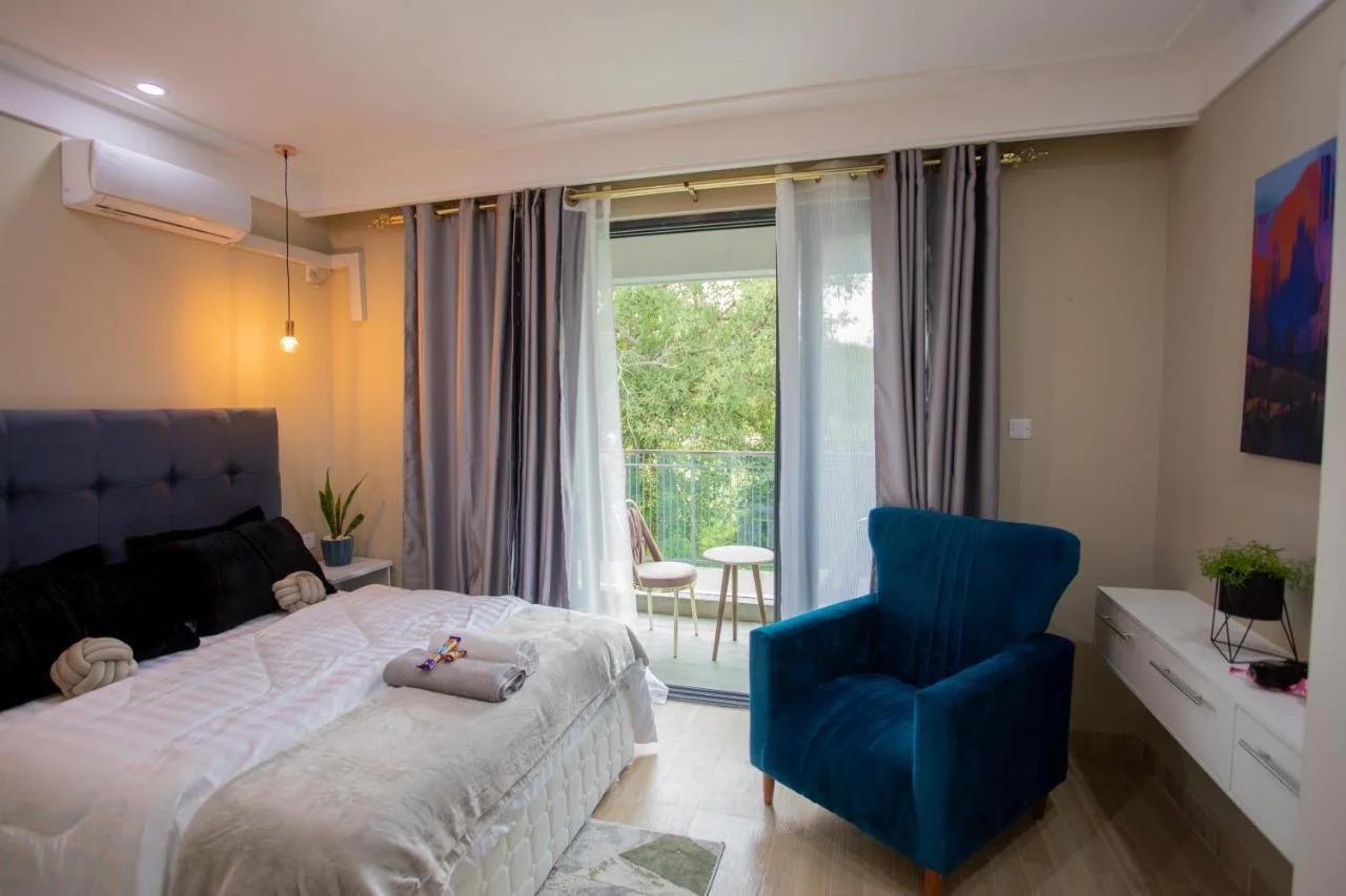Lavish 2Bd & 2Ba Kingsland Ibex photo