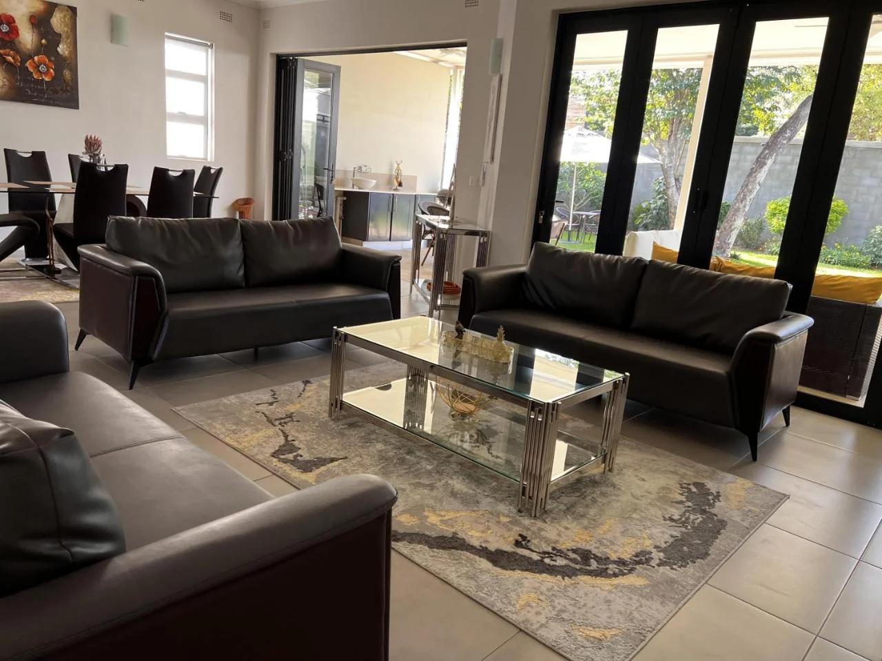 Victoria Falls Villa - 2274