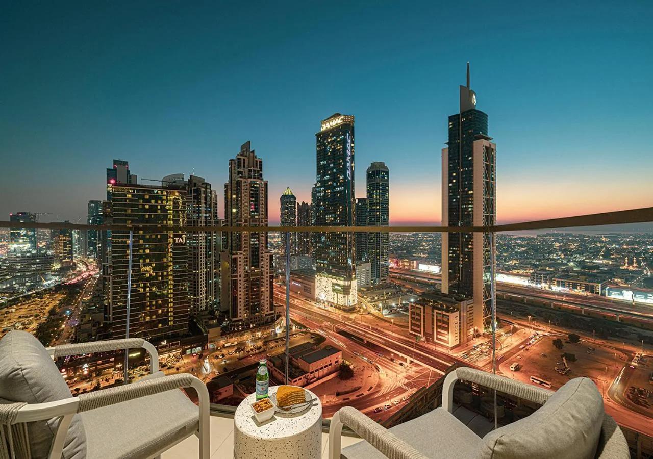 Luxury Burj Crown Suites by Maison Aurora photo