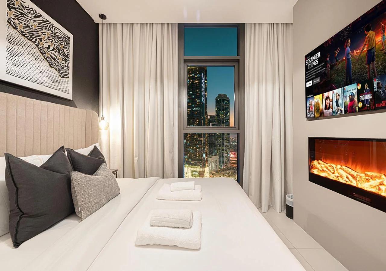 Luxury Burj Crown Suites by Maison Aurora photo