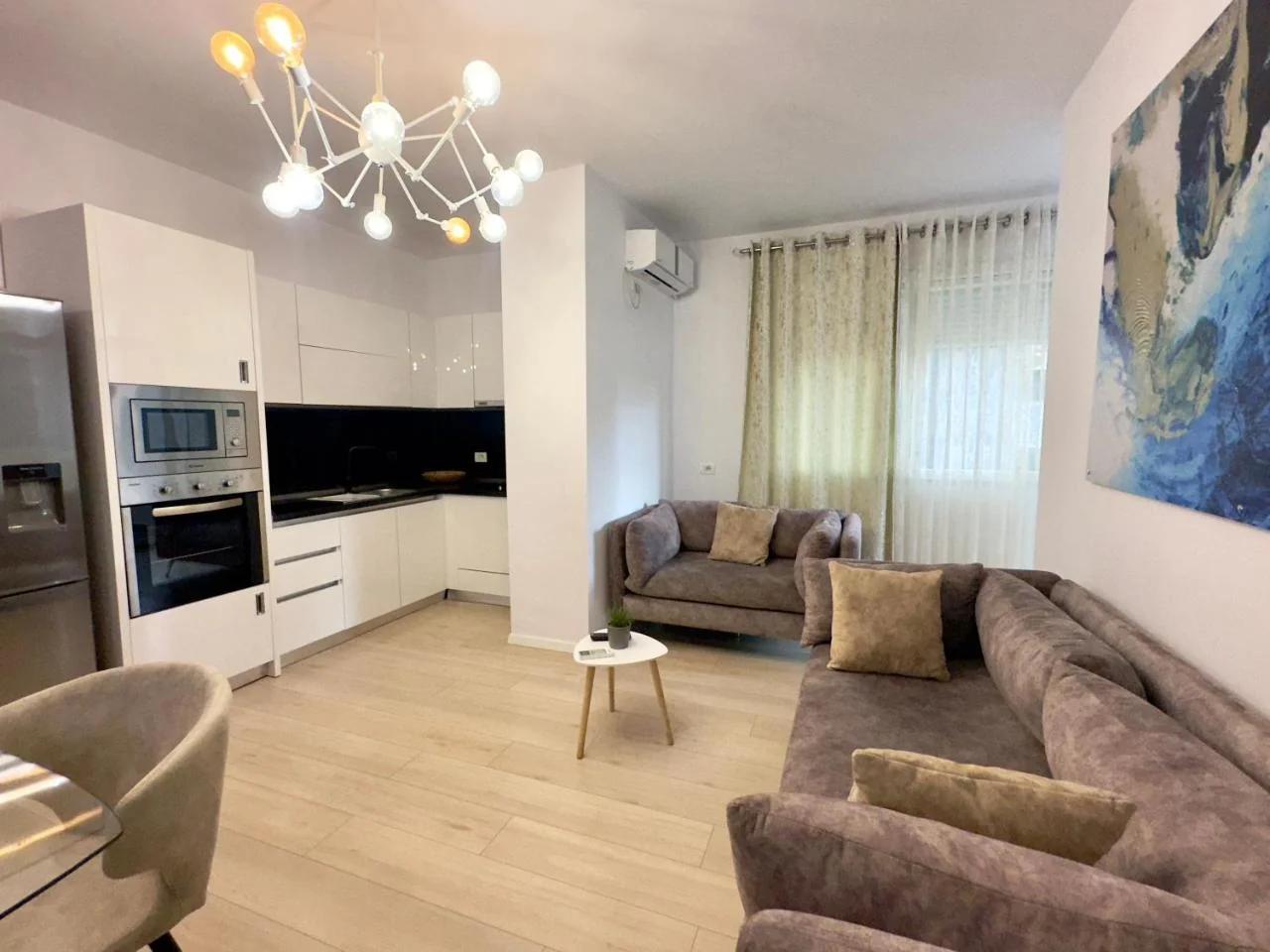 Cozy Family Apartment Near Pazari i Ri 2-bedroom StayIn foto