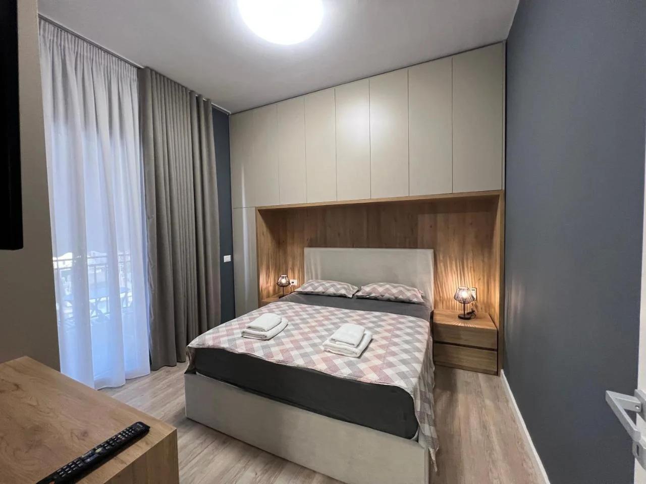 Dennys Apartment New Bazaar Delight Premium photo