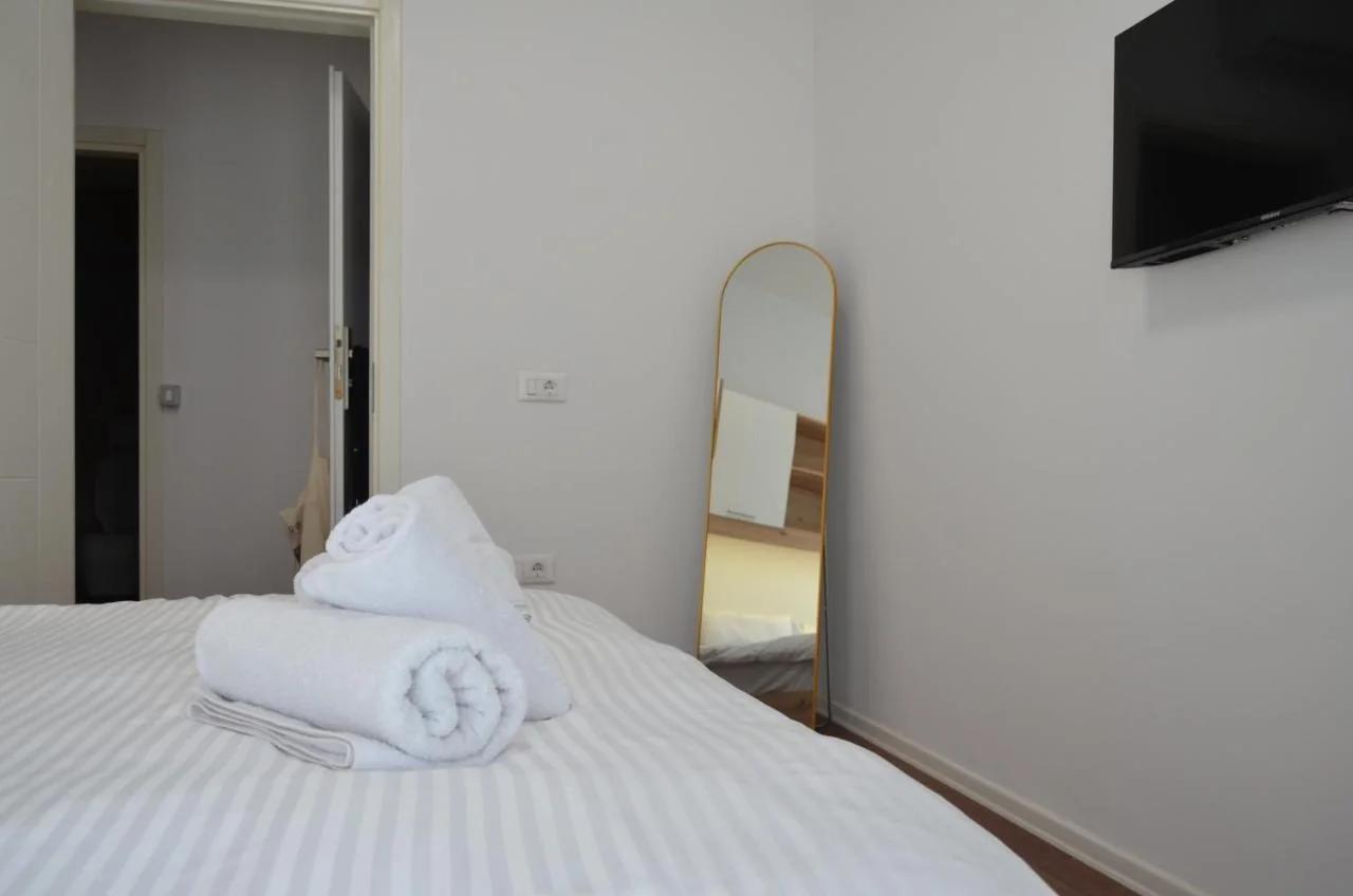 Dreamscape Apartments Komuna e Parisit photo