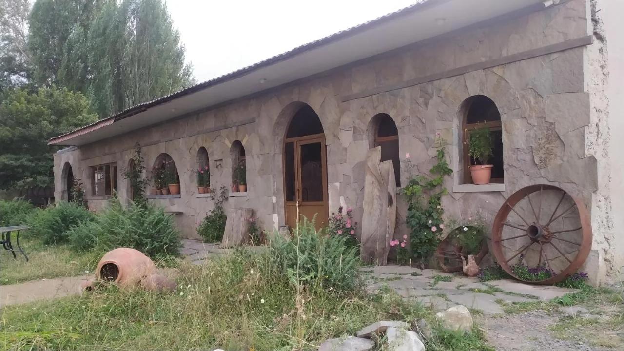 Saro B&B in Tatev photo