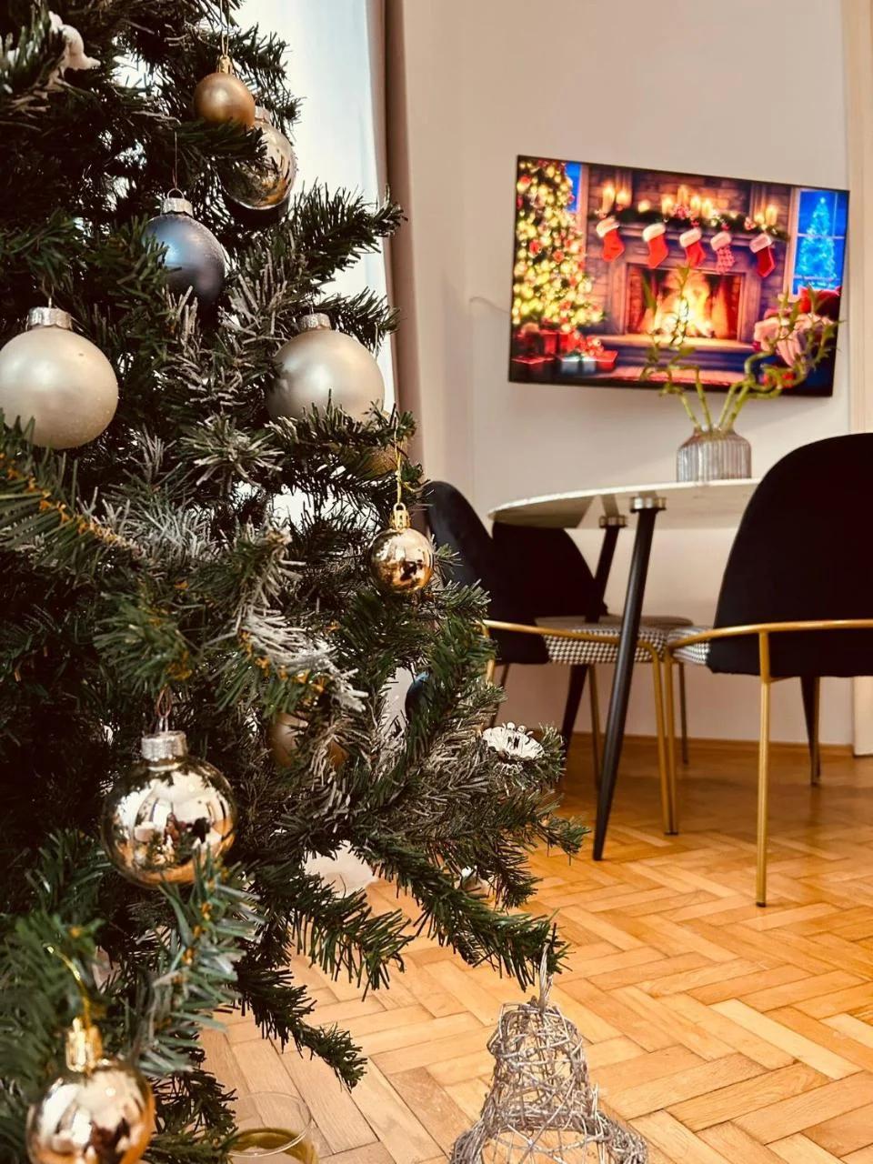 Apartment 5 min Schönbrunn Gloriette, Direct to City Center, Free Parking photo