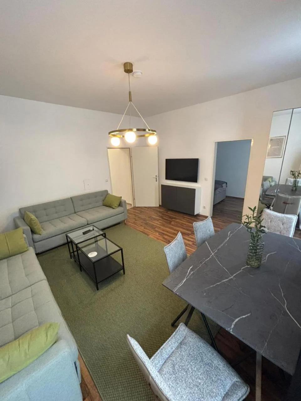 Spacious Garden Apartment 2 Bedrooms Private Terrace Near Metro photo