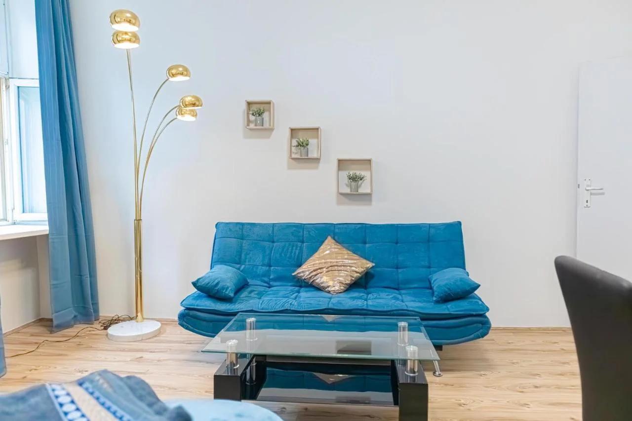 Sweet 2BR Apartment Perfect for short & Long Stays photo