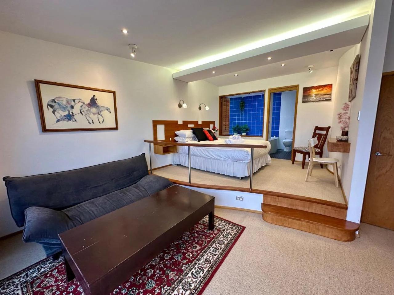 BlueWater Penthouse GuestSuite 2 photo