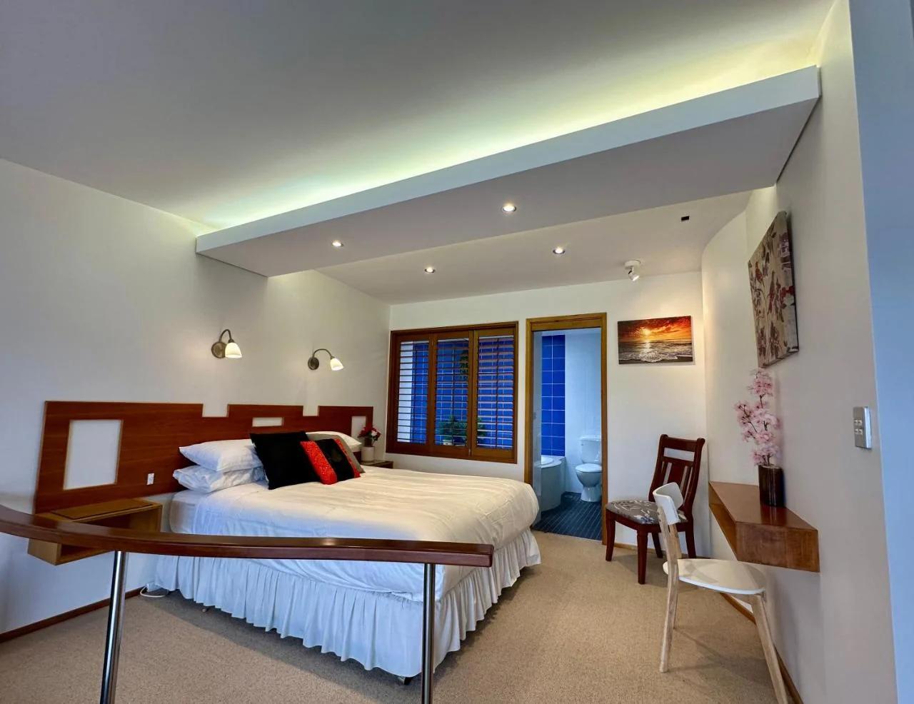 BlueWater Penthouse GuestSuite 2 photo