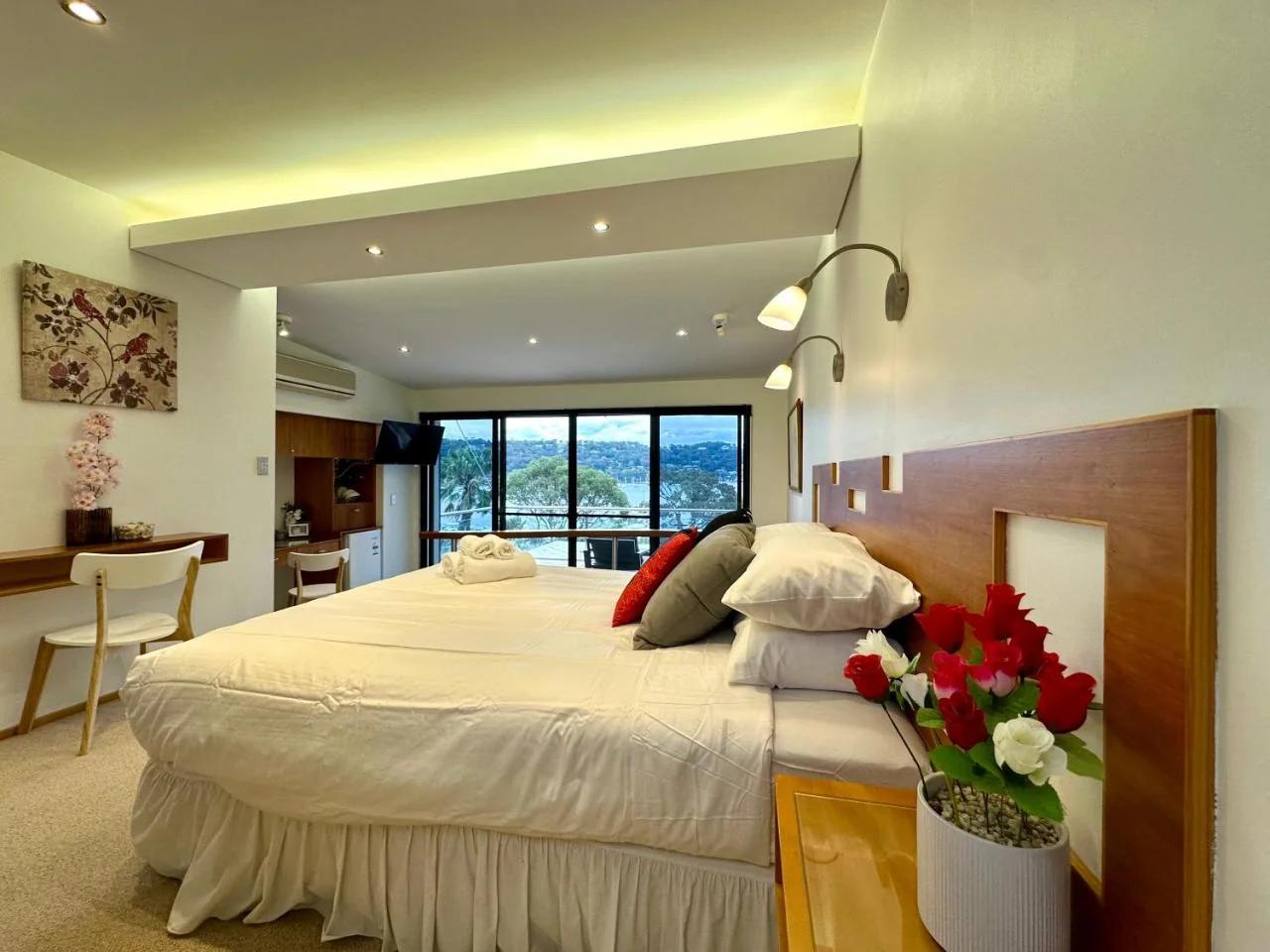 BlueWater Penthouse GuestSuite 2 photo