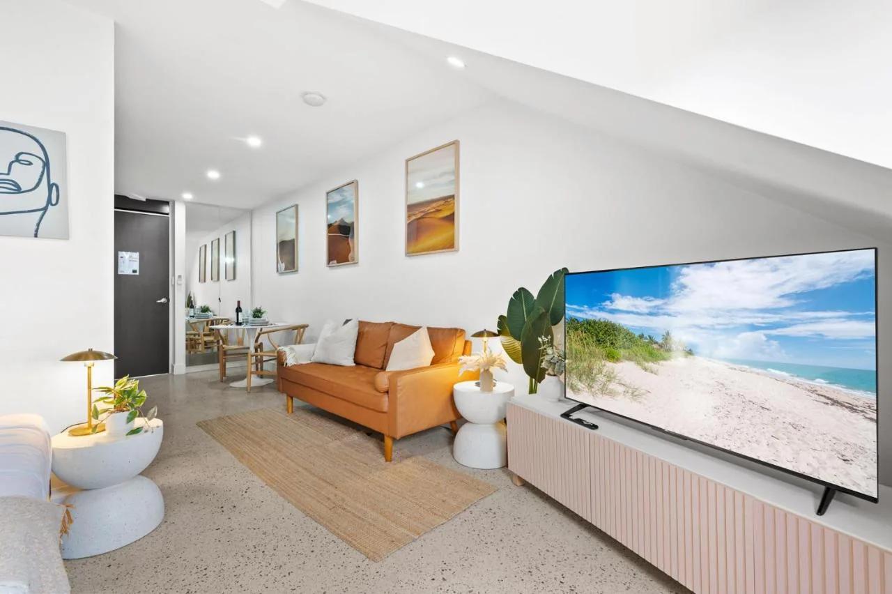 Boutique Crown Loft Studio near Sydney CBD with AC and Smart TV