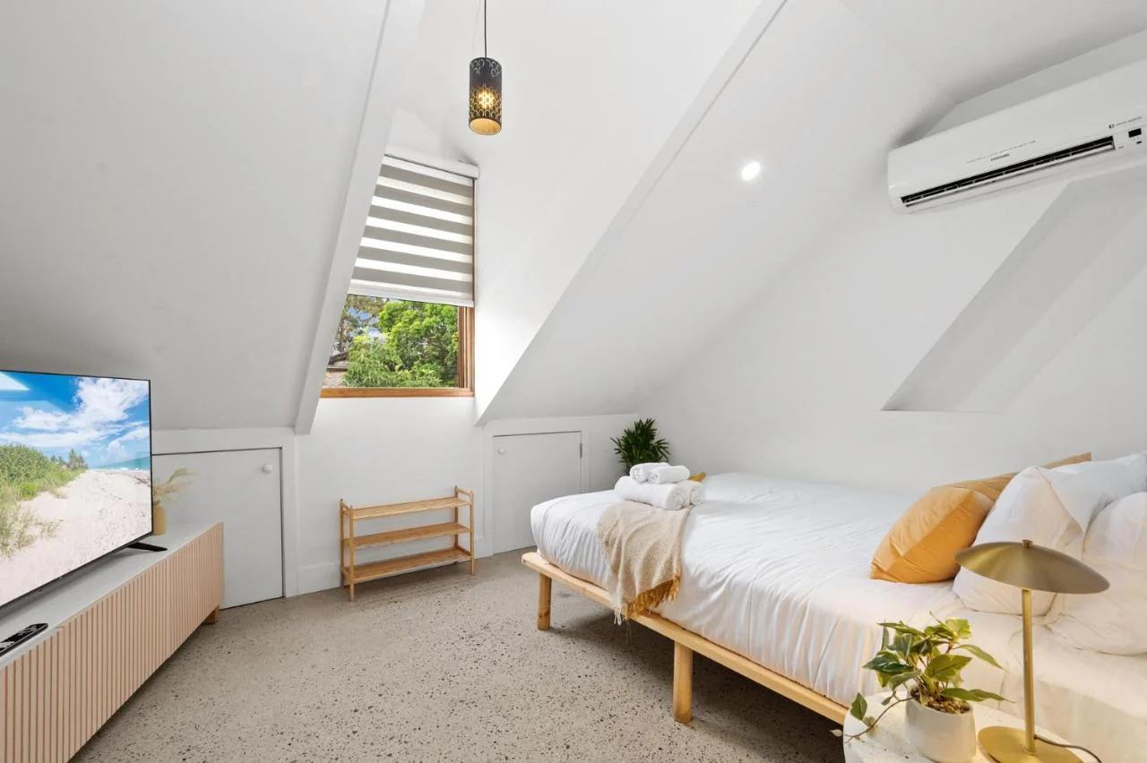 Boutique Crown Loft Studio near Sydney CBD with AC and Smart TV photo