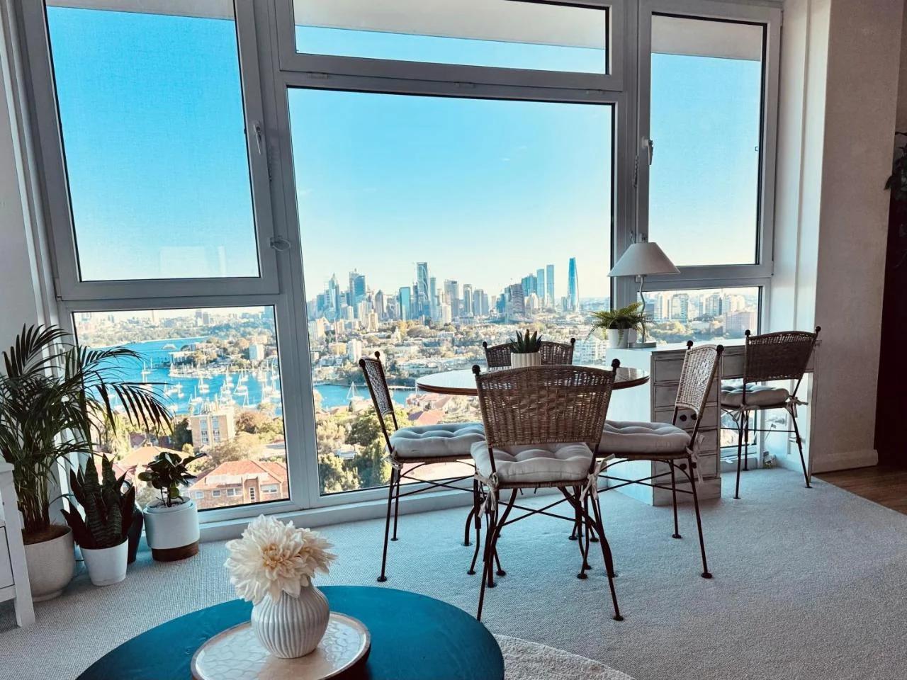Breathtaking Harbour Bridge & Harbour Views, Corner Apartment, Free Parking photo