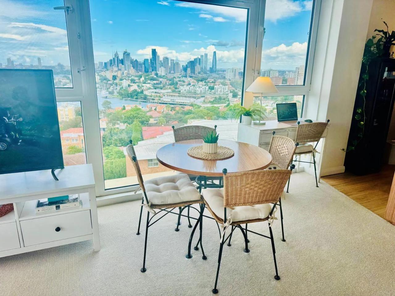 Breathtaking Harbour Bridge & Harbour Views, Corner Apartment, Free Parking photo