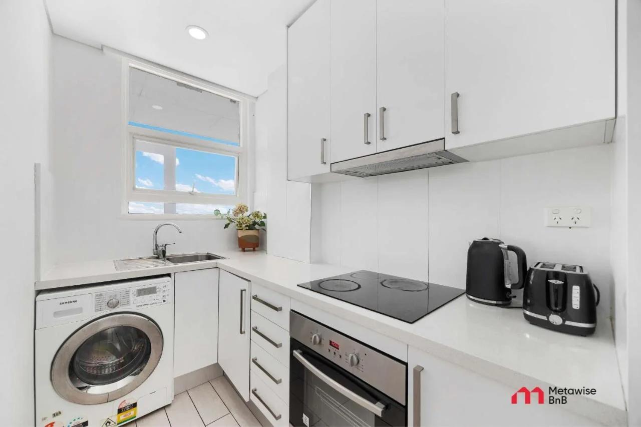 MetaWise Harbour View Studio Kirribilli photo