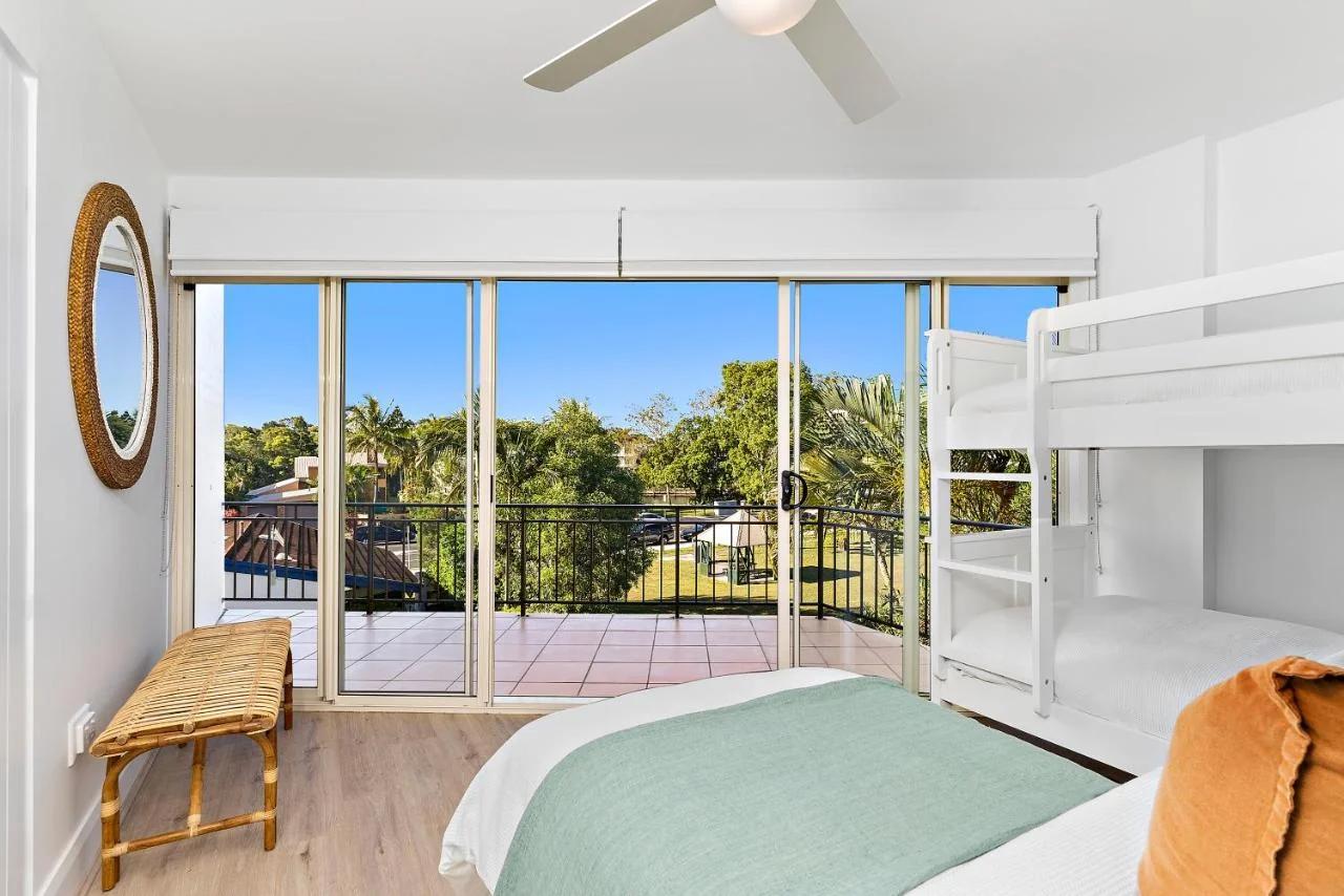 Mid-Level Riverfront 2 Bedroom Apartment Steps from Hastings Street - by Stay Noosa foto