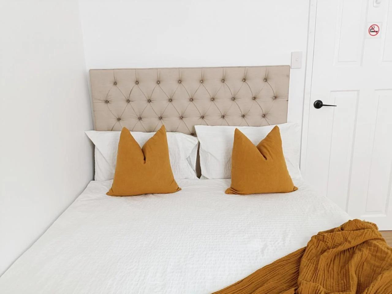 Stunning Queen Room 1Min Walk to Station with 55 Inch TV
