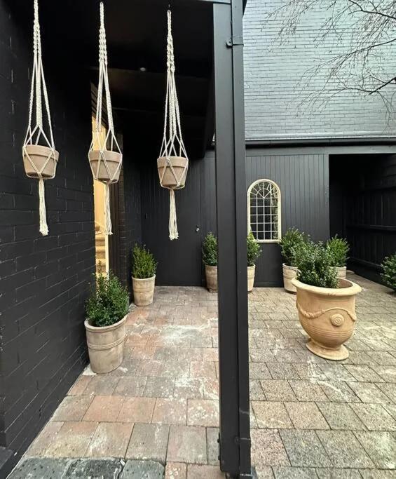 Stunning Townhouse - 10 min to CBD photo