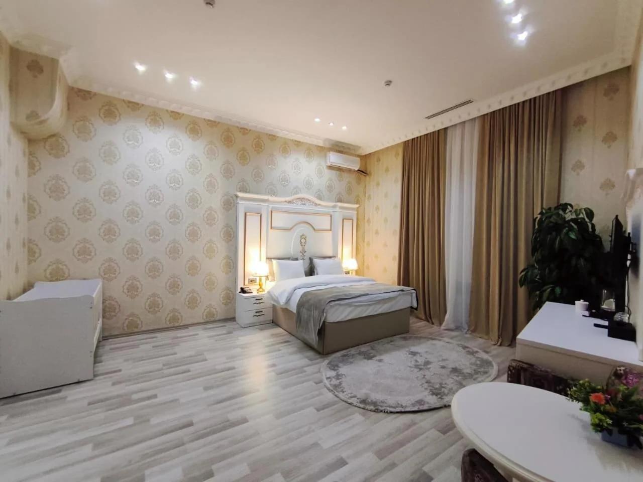 Nizami White Hotel City