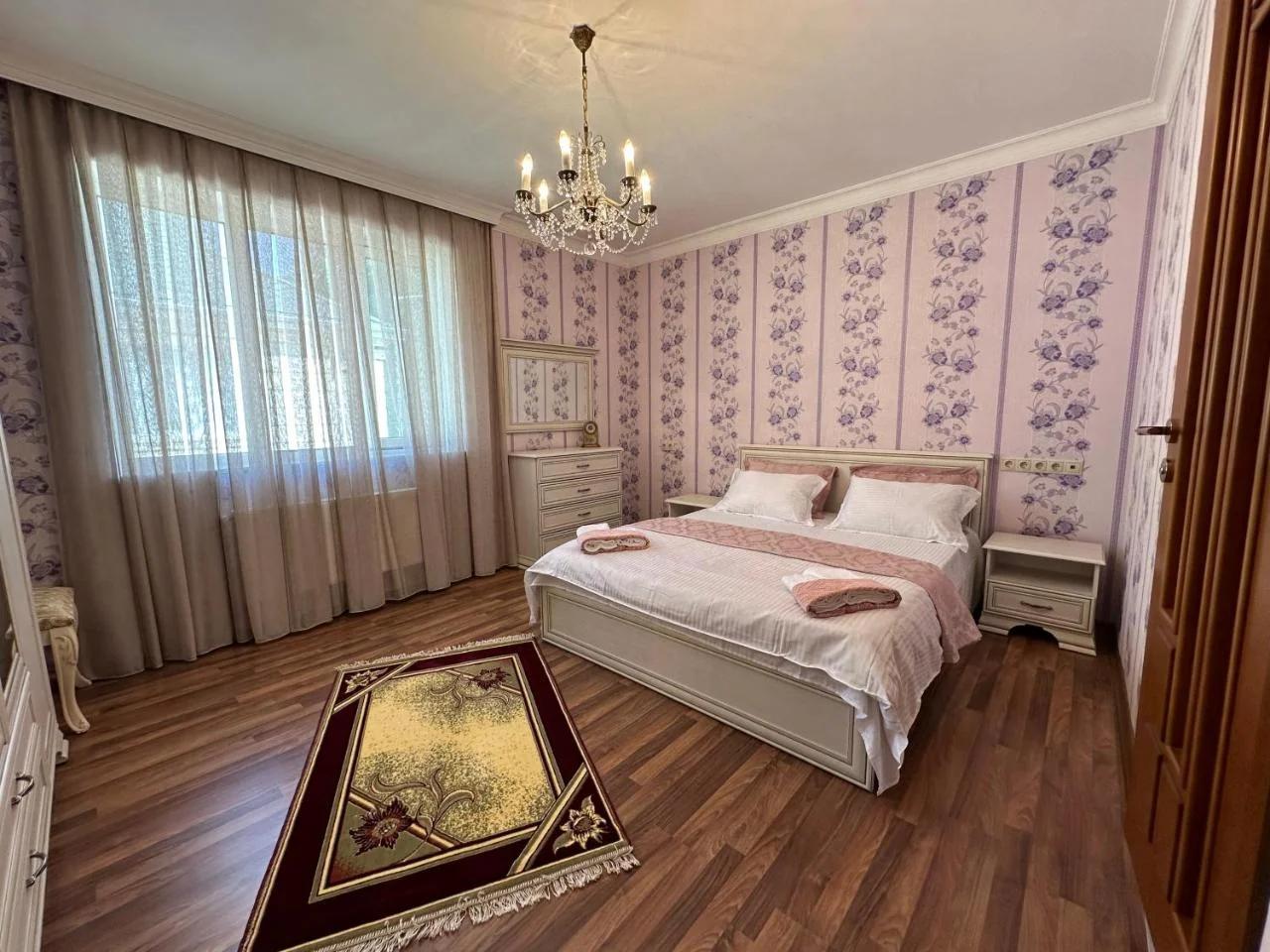Spacious Yellow Villa with garden - up to 8 guests photo