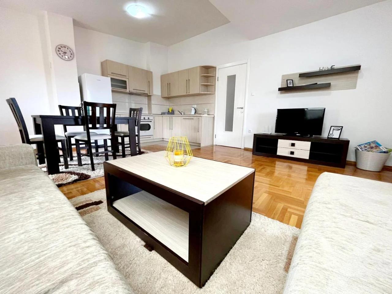Apartments Family House photo