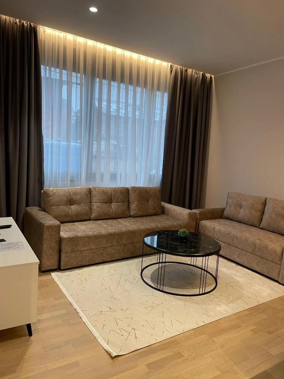 Moaline Apartments, free parking photo