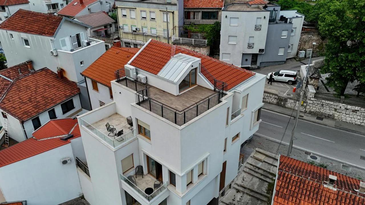 MoStars Residence