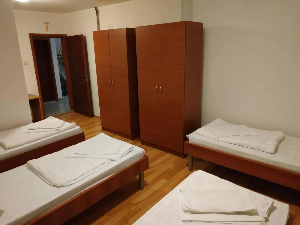 Rooms Ava Raj
