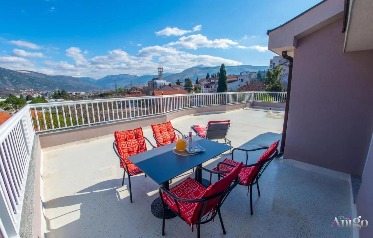 Spacious apartment overlooking Mostar