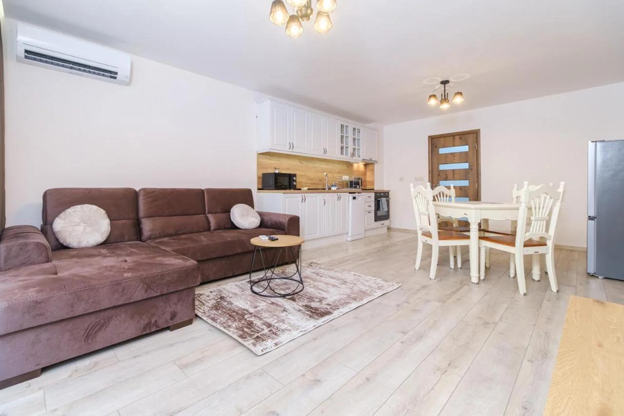LDV 13 1-Bedroom Apartments Free private parking photo