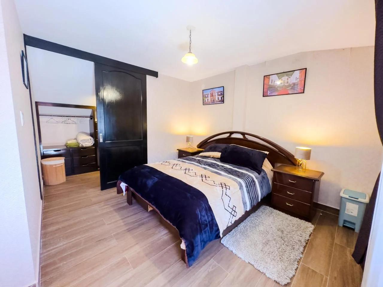 Amplio departamento de 3 habitaciones para 5 personas a 4 cuadras de la Plaza 25 de Mayo photo