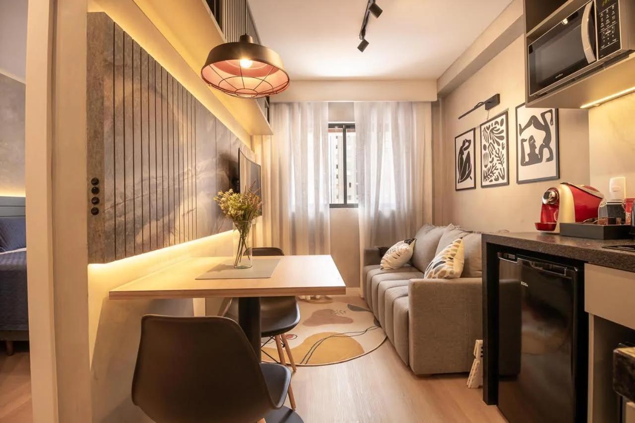 Apartamento novo e completo com garagem, no centro de Curitiba