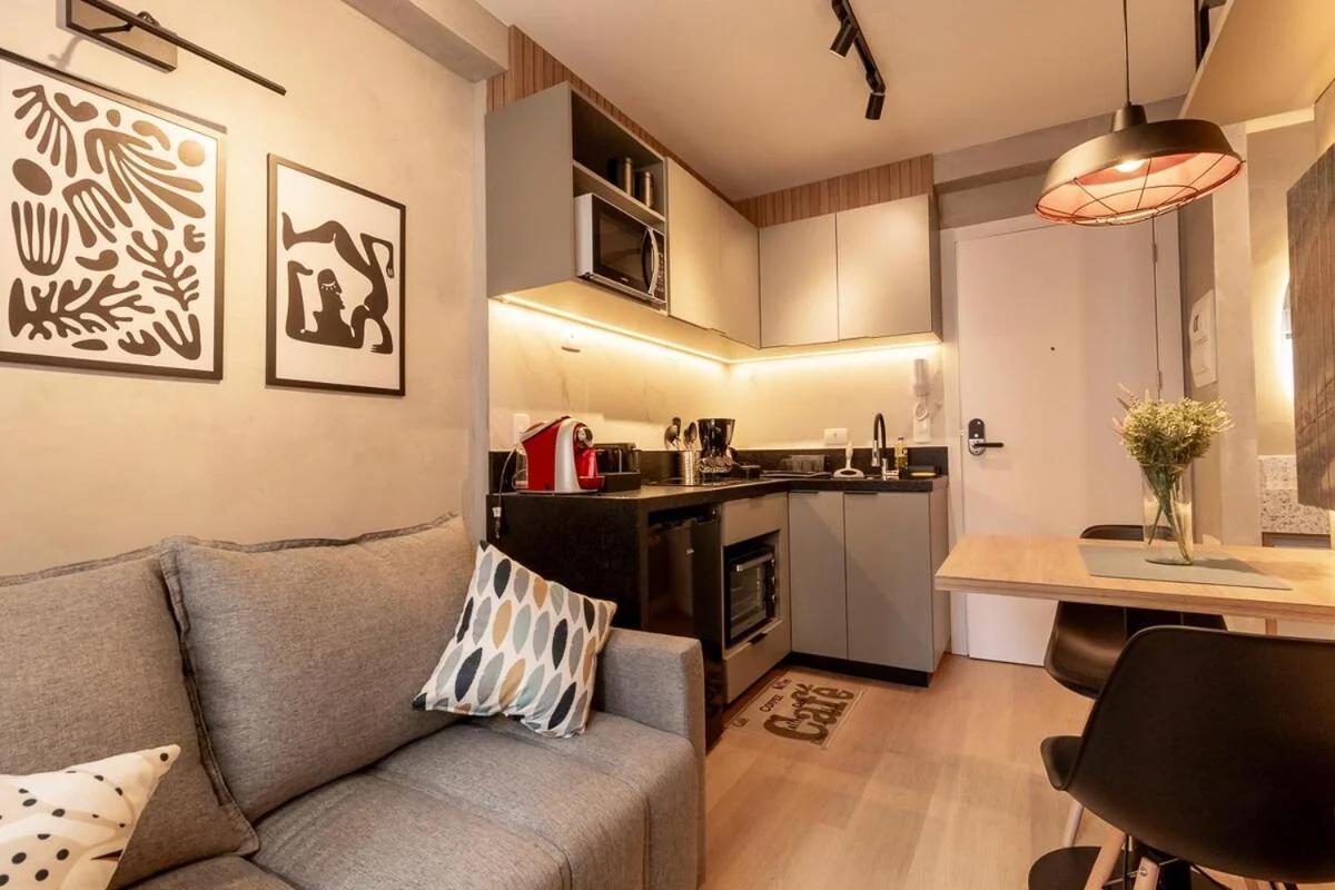 Apartamento novo e completo com garagem, no centro de Curitiba photo