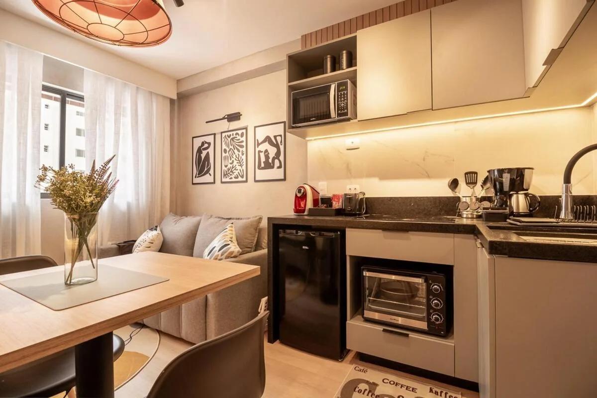 Apartamento novo e completo com garagem, no centro de Curitiba photo