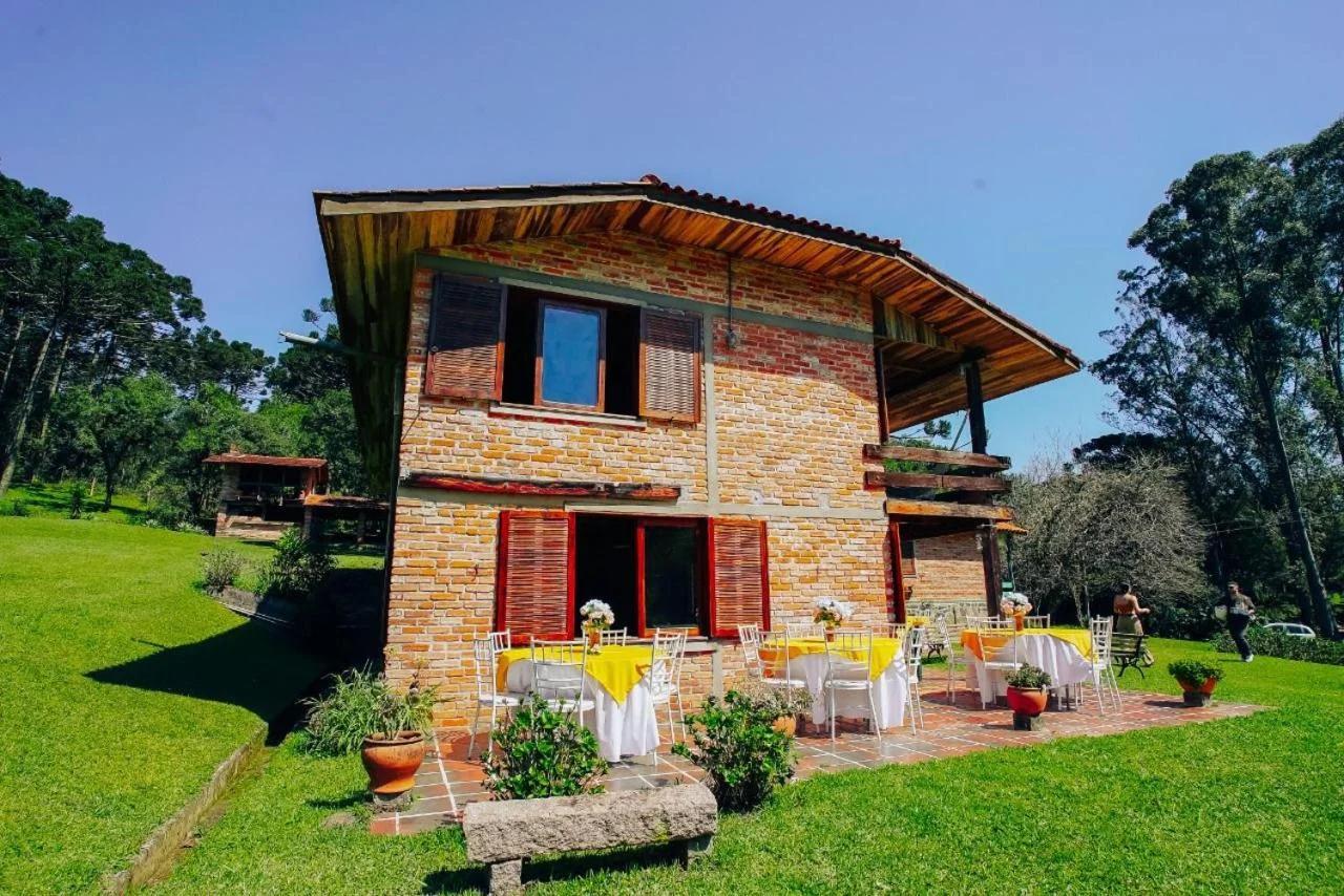 Chácara da Mainha - lazer e eventos a 30 km de Curitiba - Casa com 5 quartos 380m2 em 22 alqueires em meio a natureza preservada