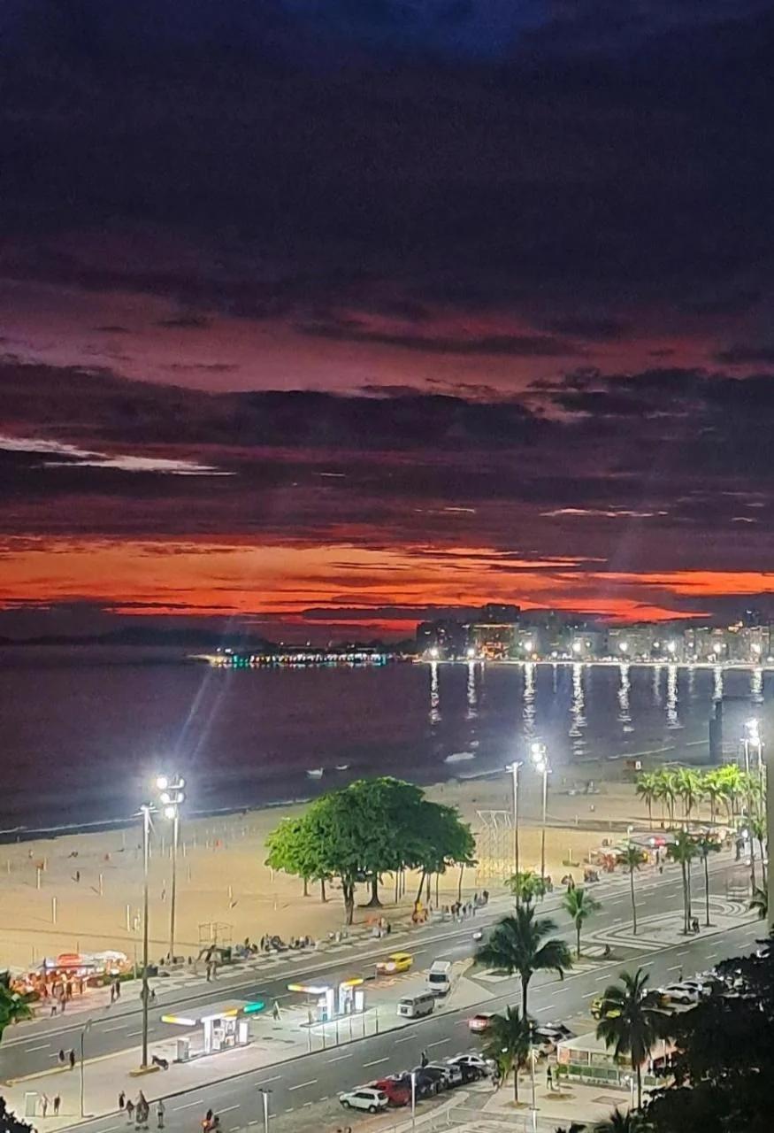 Copacabana com vista incrível do MAR photo
