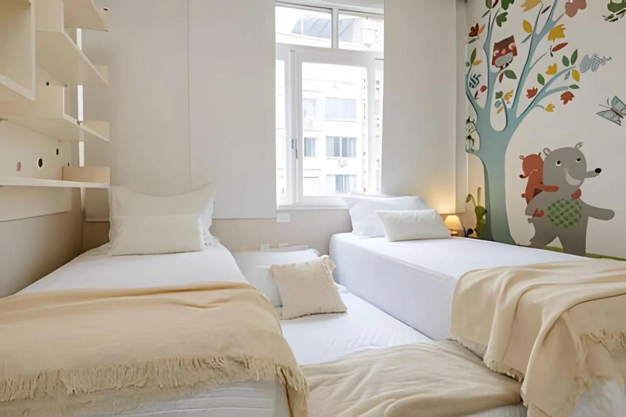 Luxuoso! Enorme 3 quartos reformado, com Garagem photo