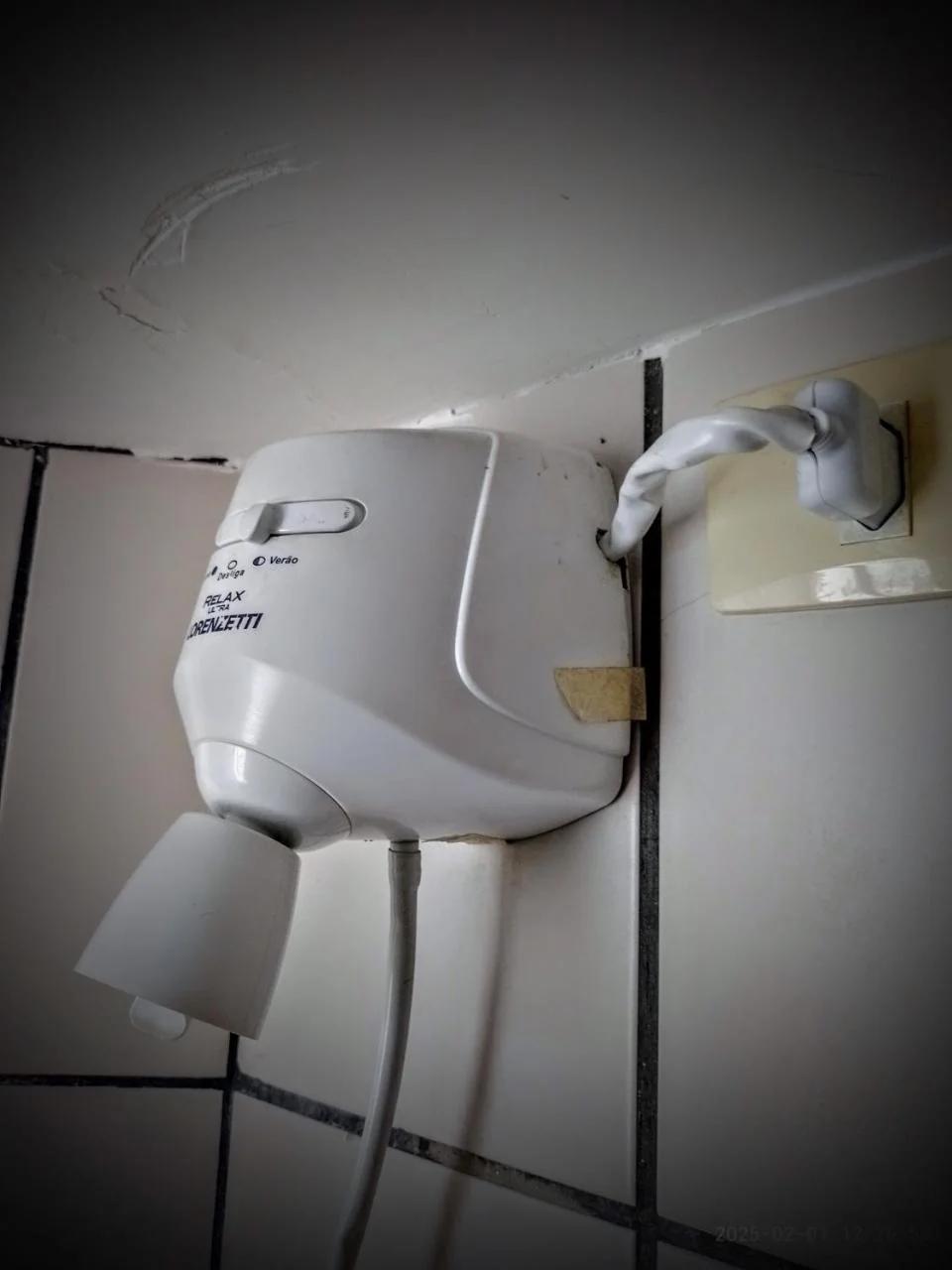 Quarto cama Casal, Vista para o mar, próximo a FMO, Centro Histórico, shopping Patteo - ventilador photo