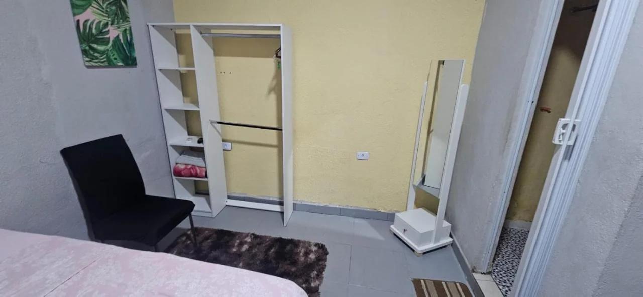 Quarto com otima localização photo