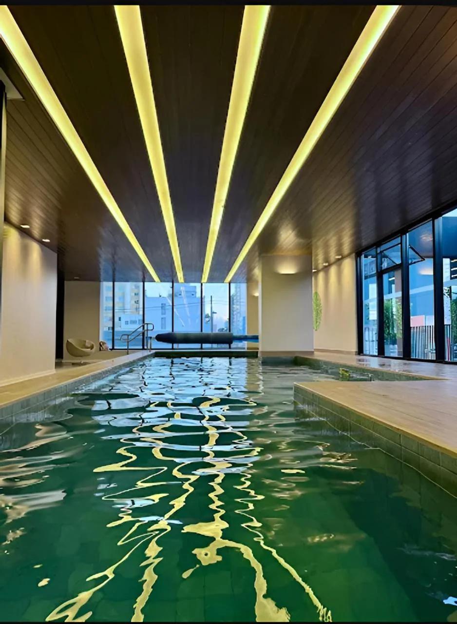 Studio perto Shopping Estação com Piscina interna aquecida, Academia e Terraço Lindo pôr do Sol photo