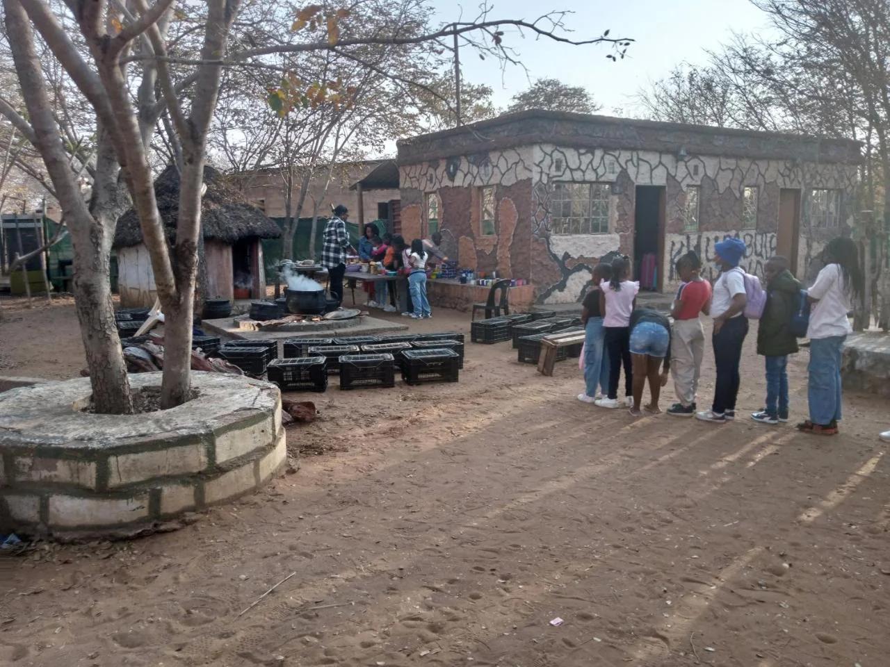 Bananyana Backpackers & Camp