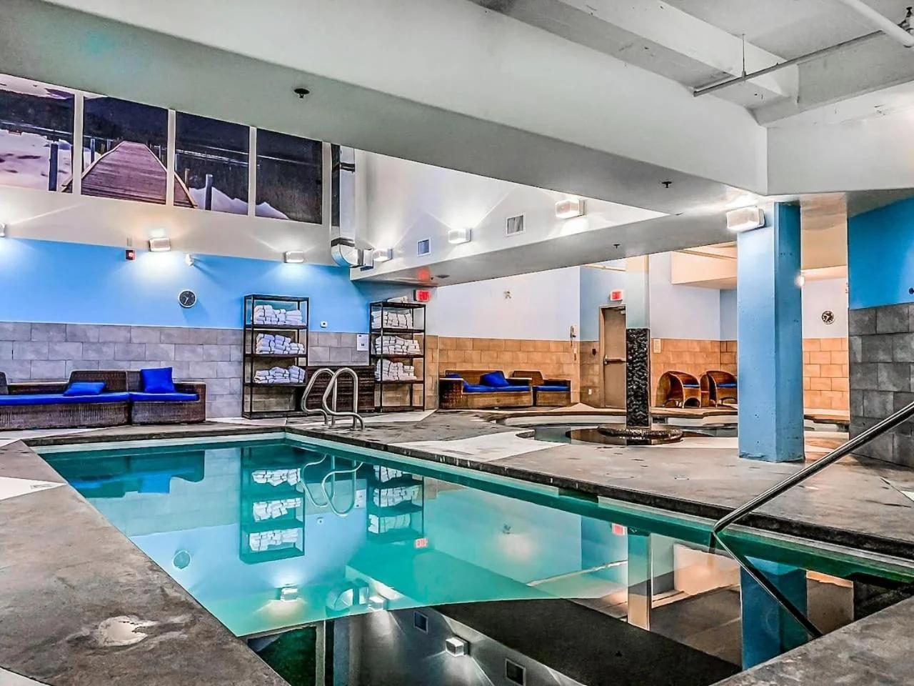 Chic Rocky Mountain 2BR with Hot tub and Pool photo