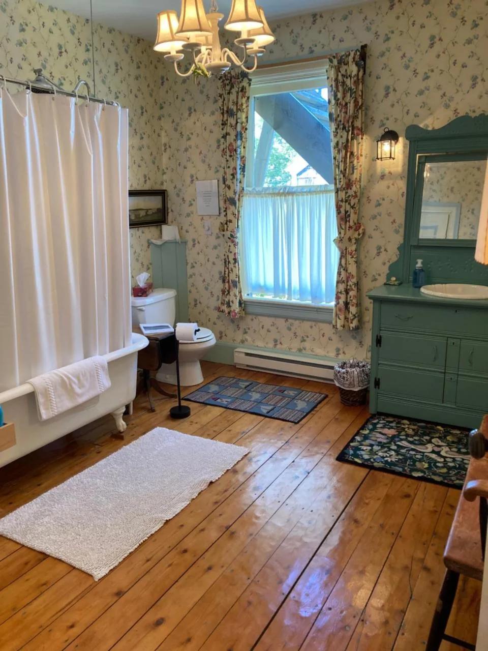 Mecklenburgh Inn photo