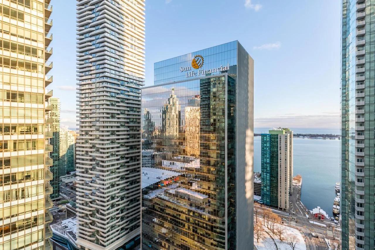 Modern Studio Condo High Floor Downtown Toronto photo