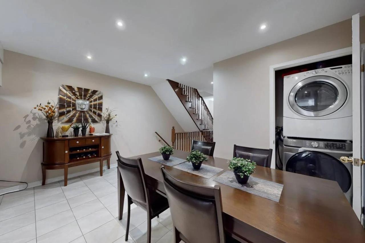 Spacious 4-Story Townhome in North York photo