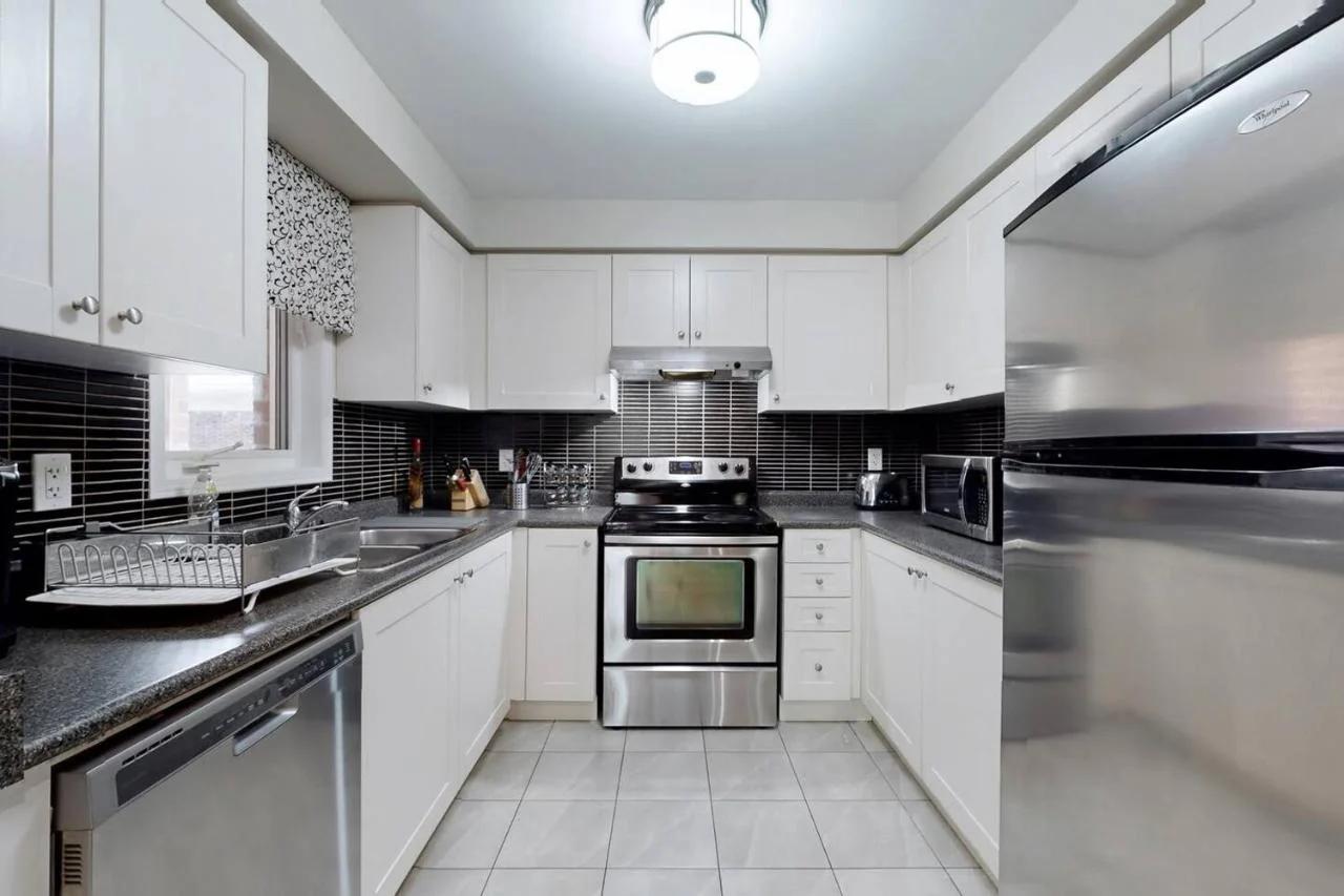 Spacious 4-Story Townhome in North York photo