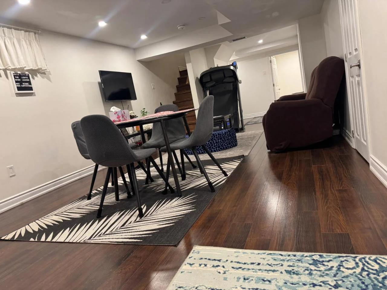 Stylish 2Bedroom Basement Suite in Oakwood Village